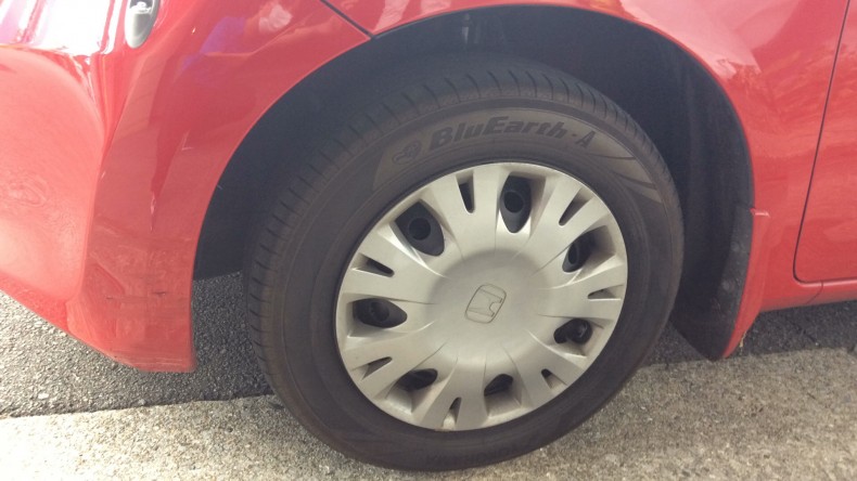 タイヤホイール前