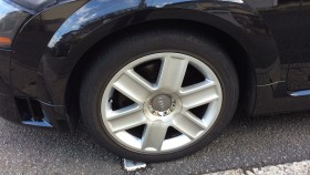 タイヤホイール前