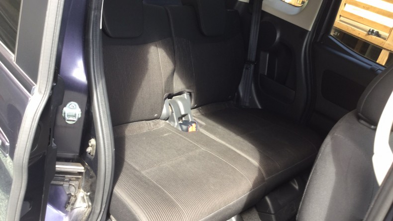 内装後方シート