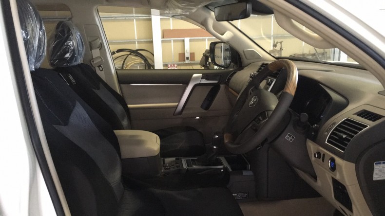 内装前方シート