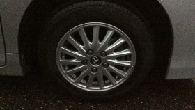 タイヤホイール前