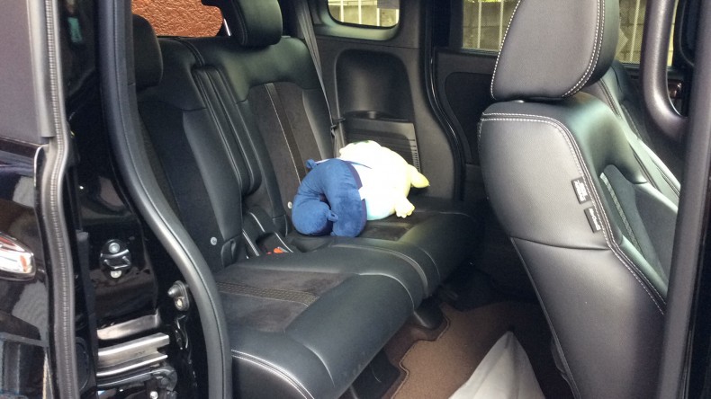 内装後方シート