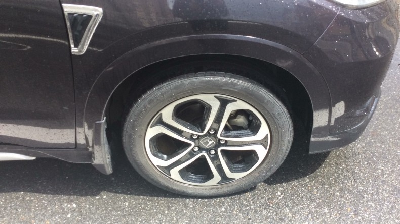 タイヤホイール前