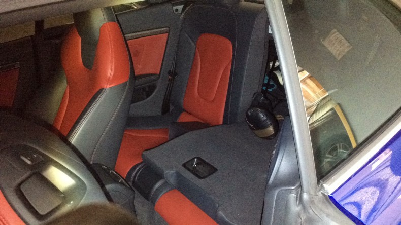 内装後方シート