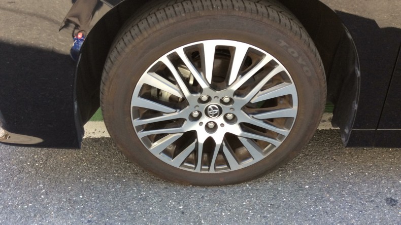 タイヤホイール前