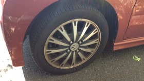 タイヤホイール前