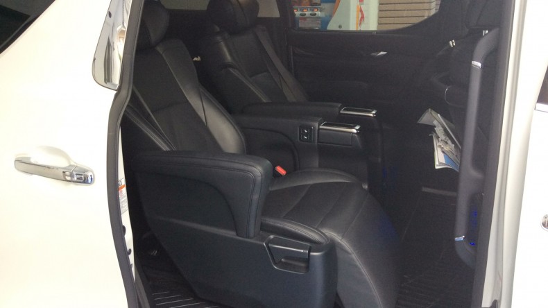 内装後方シート