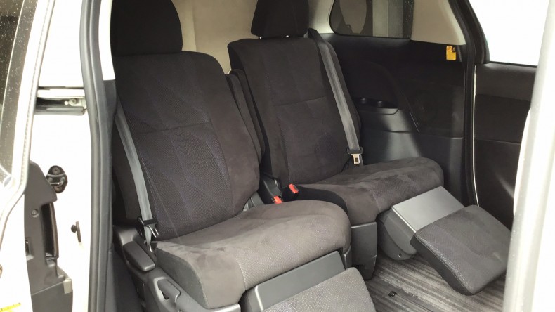 内装後方シート