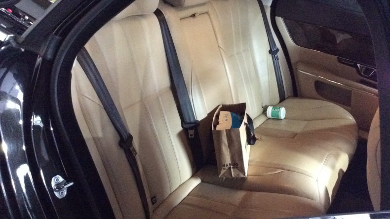 内装後方シート