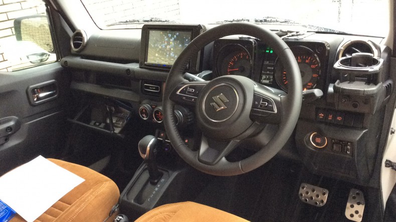 内装後方シート