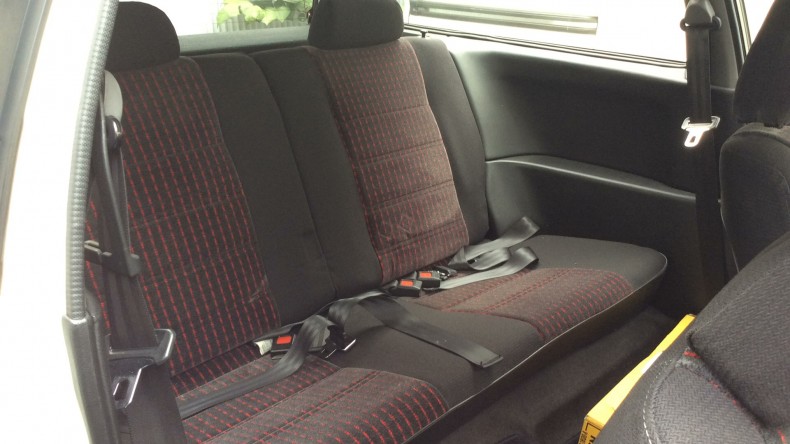 内装後方シート