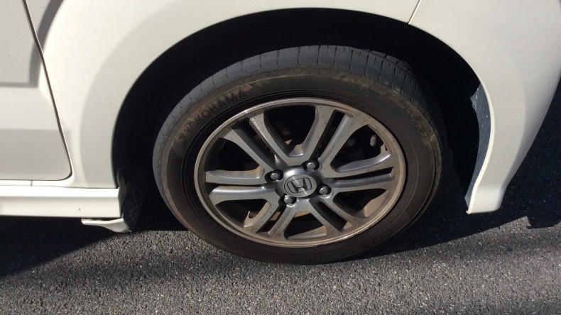 タイヤホイール前