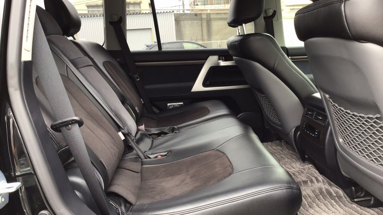 内装後方シート