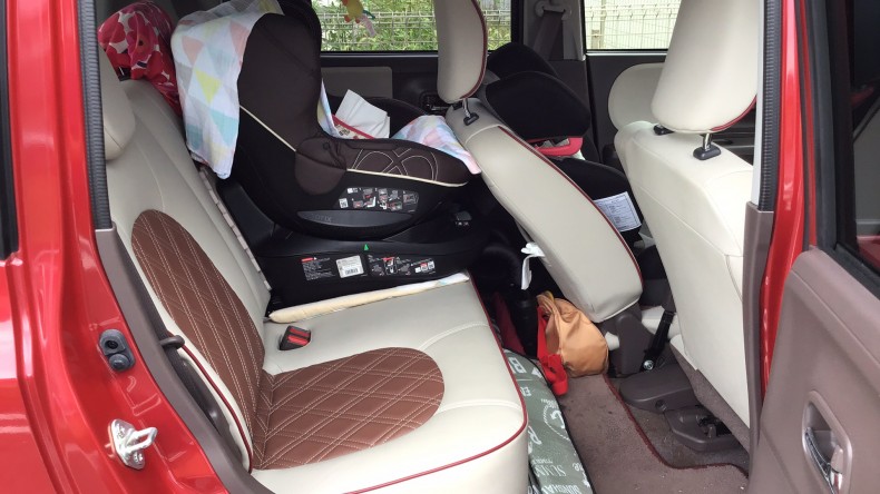 内装後方シート