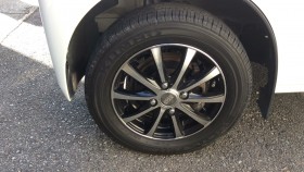 タイヤホイール前