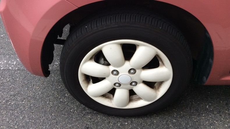 タイヤホイール前