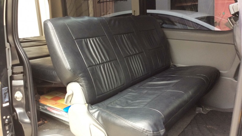 内装後方シート