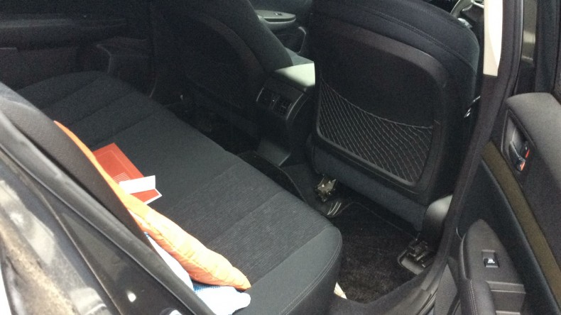 内装後方シート