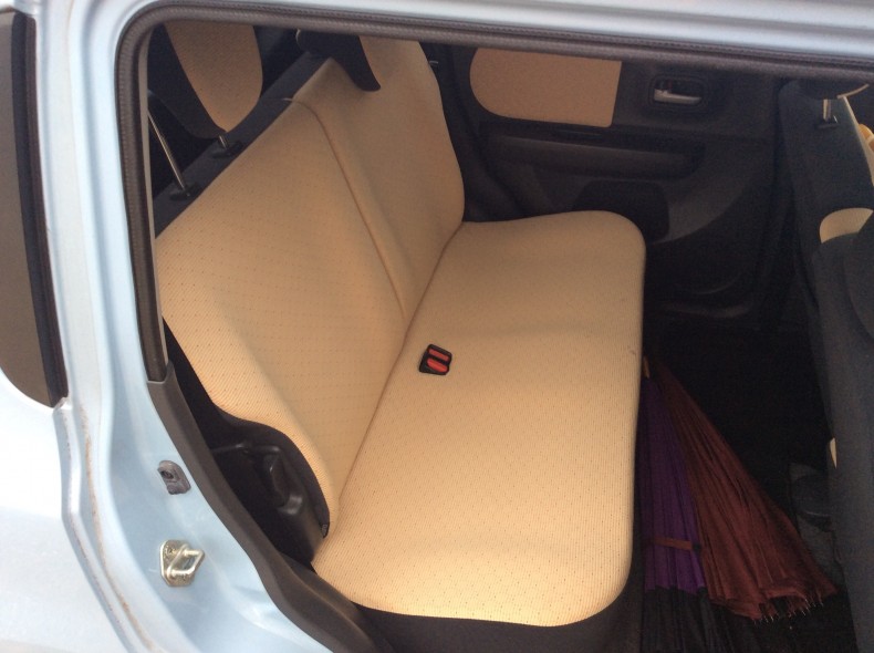 内装後方シート
