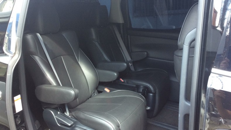 内装後方シート