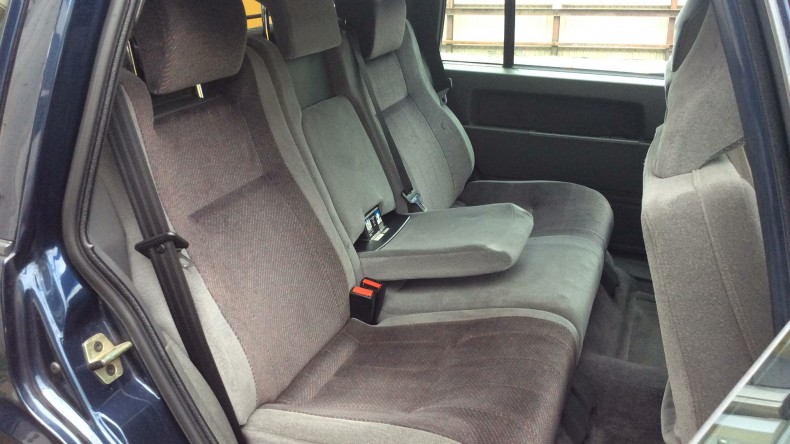 内装後方シート