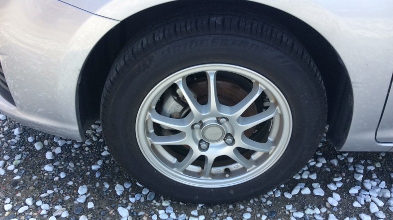 タイヤホイール前