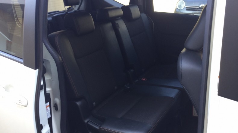 内装後方シート