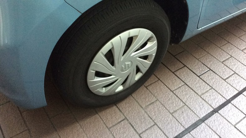 タイヤホイール前