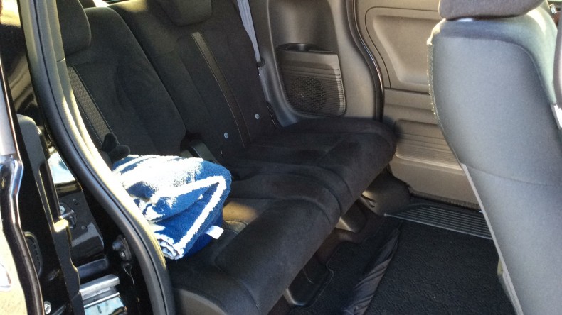 内装後方シート