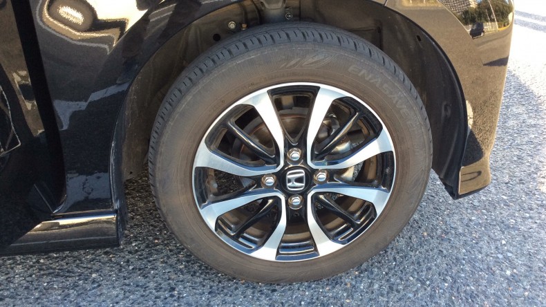 タイヤホイール前