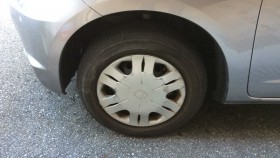 タイヤホイール前