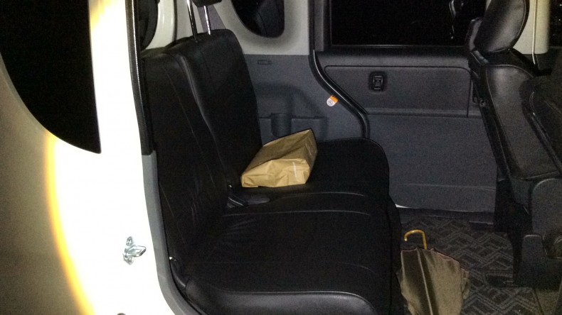 内装後方シート