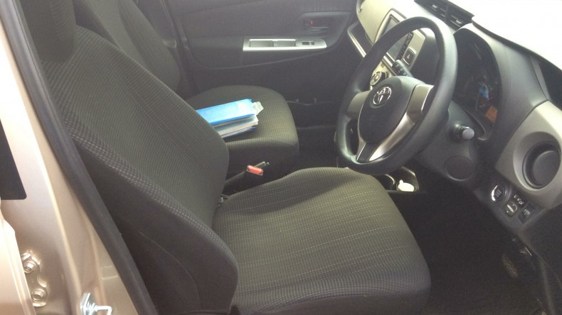 内装前方シート