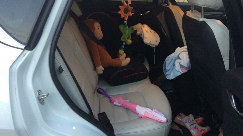 内装後方シート