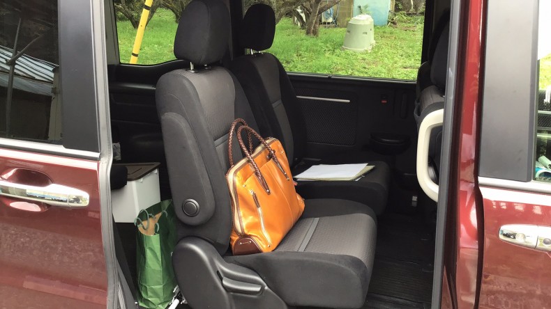 内装後方シート