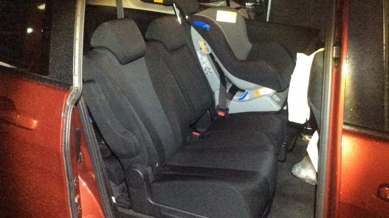 内装後方シート