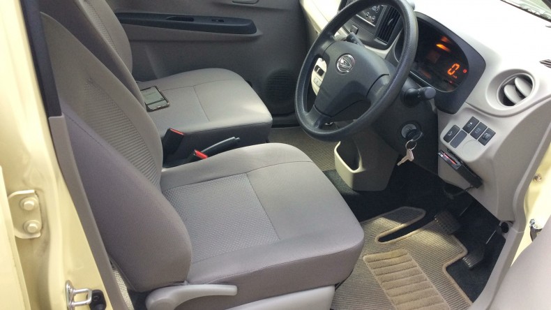 内装前方シート