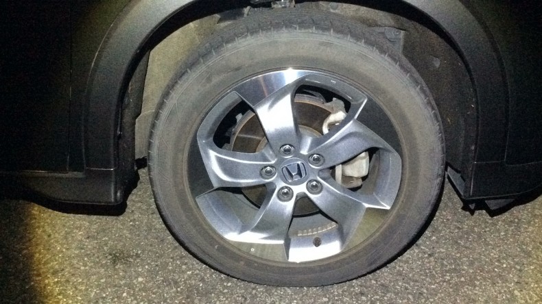 タイヤホイール前