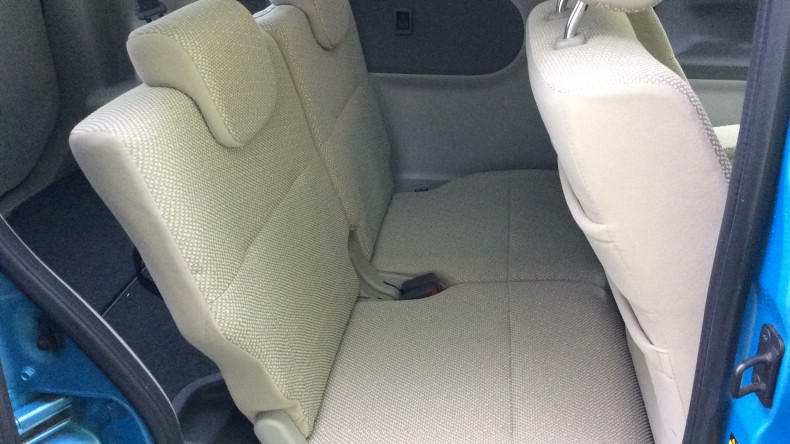 内装後方シート