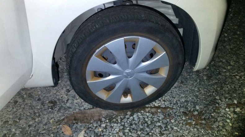 タイヤホイール前