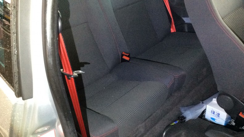 内装後方シート