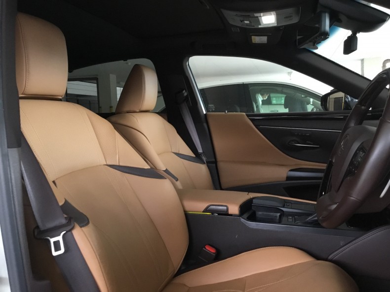 内装前方シート