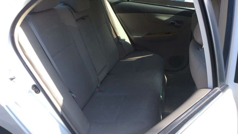 内装後方シート