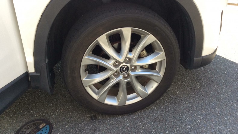 タイヤホイール前