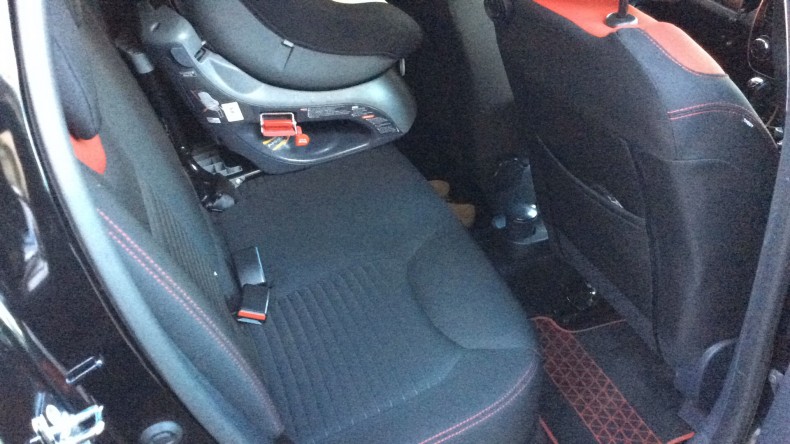 内装後方シート