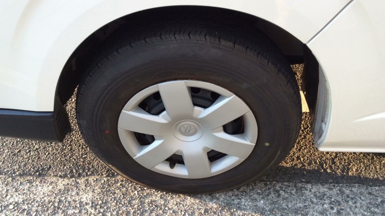 タイヤホイール前