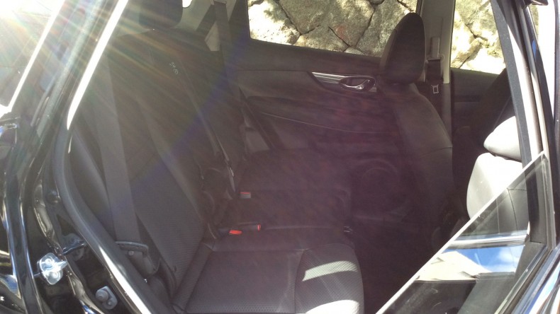 内装後方シート