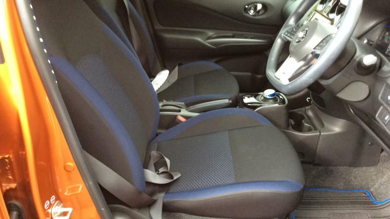 内装前方シート