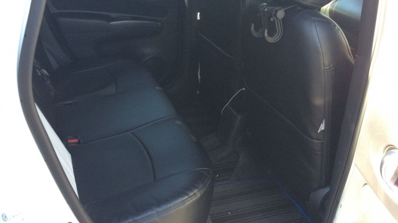 内装後方シート