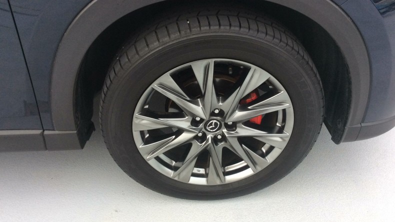 タイヤホイール前